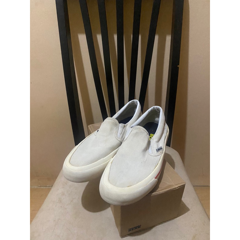 THUNDERBEAR SLIP ON OFF WHITE