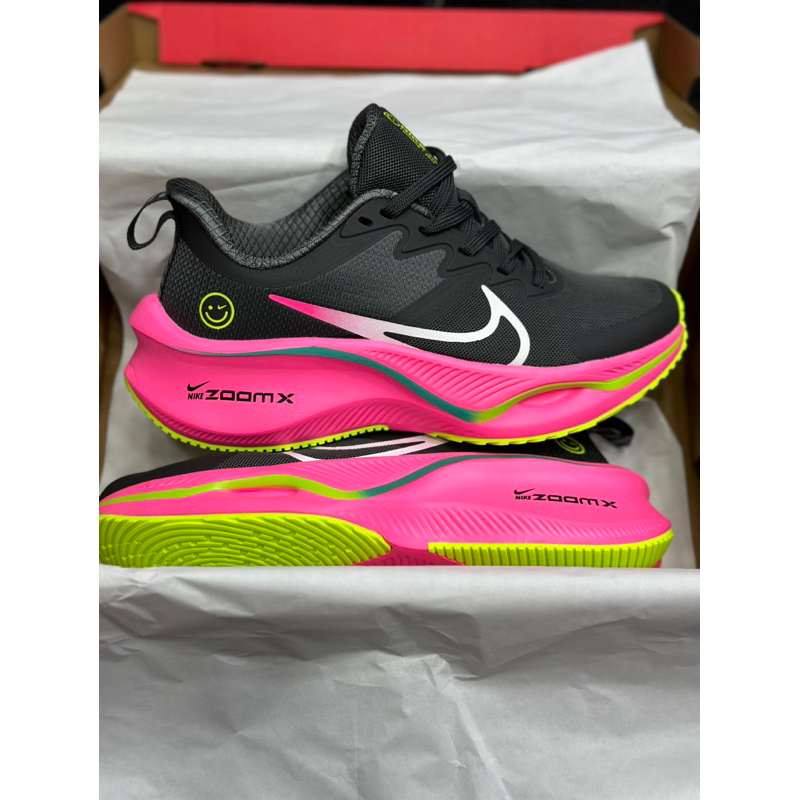 Sepatu Running Wanita Nike Zoom X Smiley