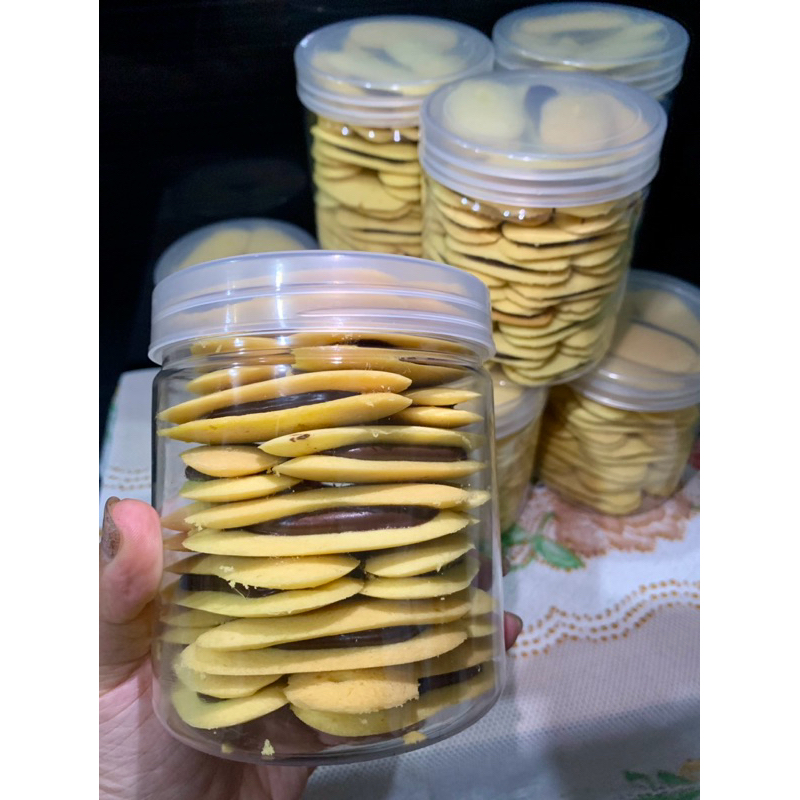 

lidah kucing butter coklat