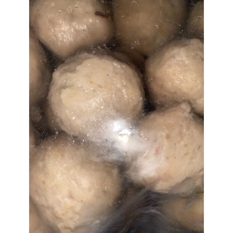 

Baso JUMBO Sapi&Ayam kombinasi Rasa Sapi, 100% HOME MADE Ukuran besar 10pcs/pack