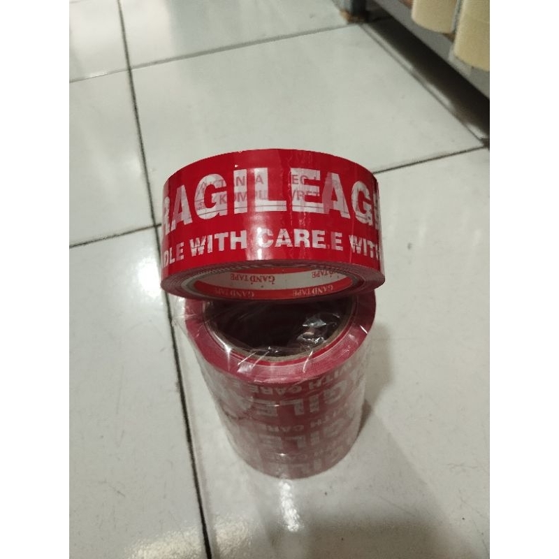 

Lakban Fragile merah 1 roll