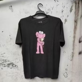 Uniqlo kaws second