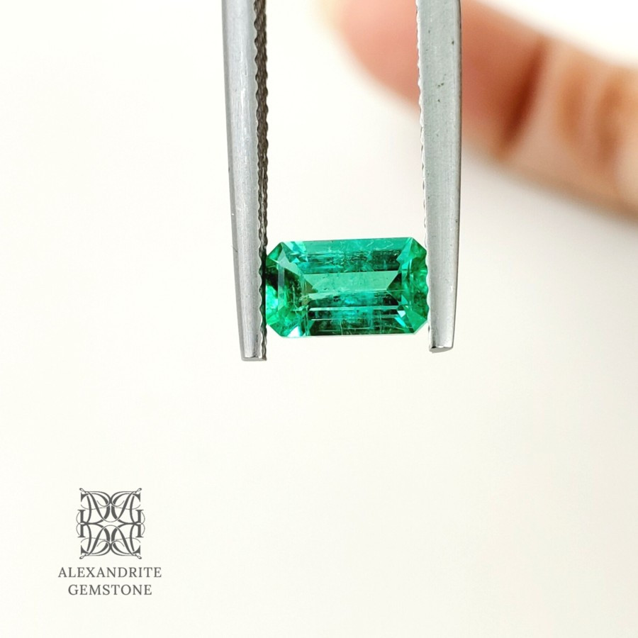 AG Jewelry E1124002 Beryl Emerald 0.77ct Insignificant - Russian