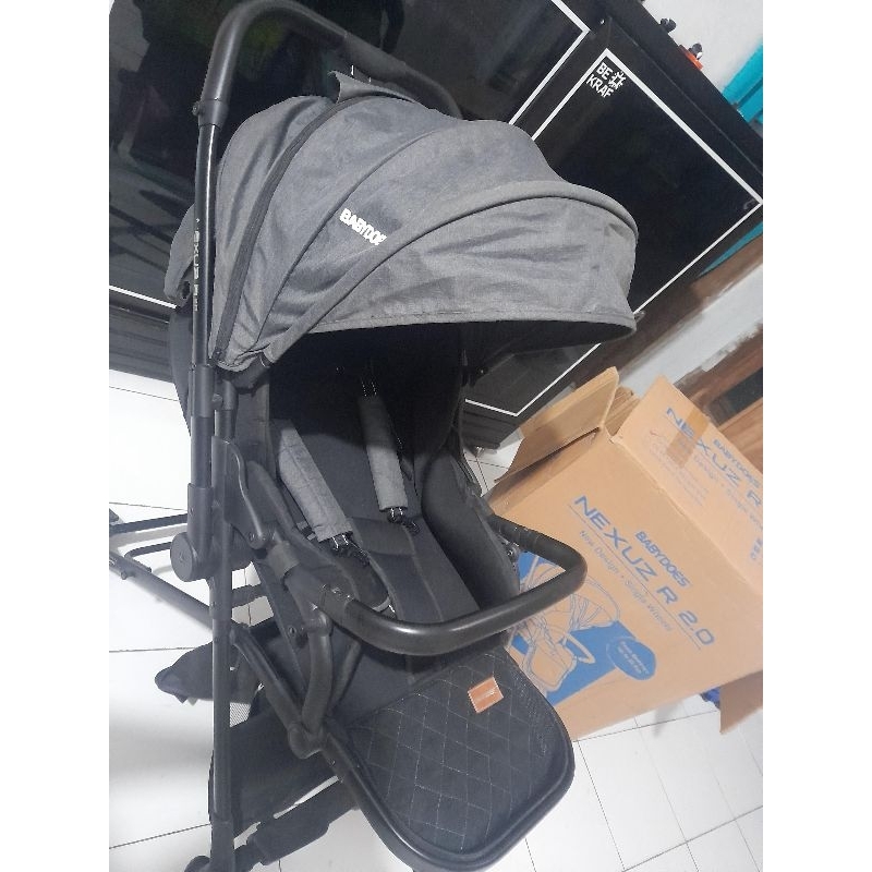 PRELOVED MURAH STROLER BAYI DUA ARAH BABY DOES NEXUS 2,0