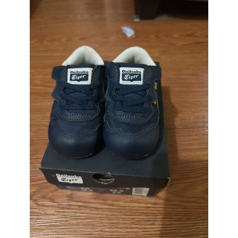 (preloved) onit Serrano Kids navy sz 22.5