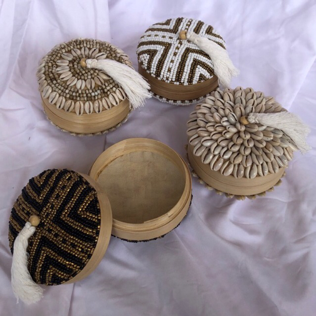 

Eco Friendly Bambu Gift Box | Kotak Kado Aksesories Besek Kombinasi Beads
