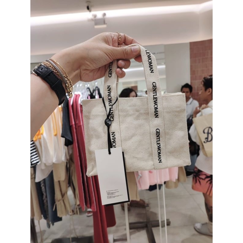 *READY* Gentle woman micro