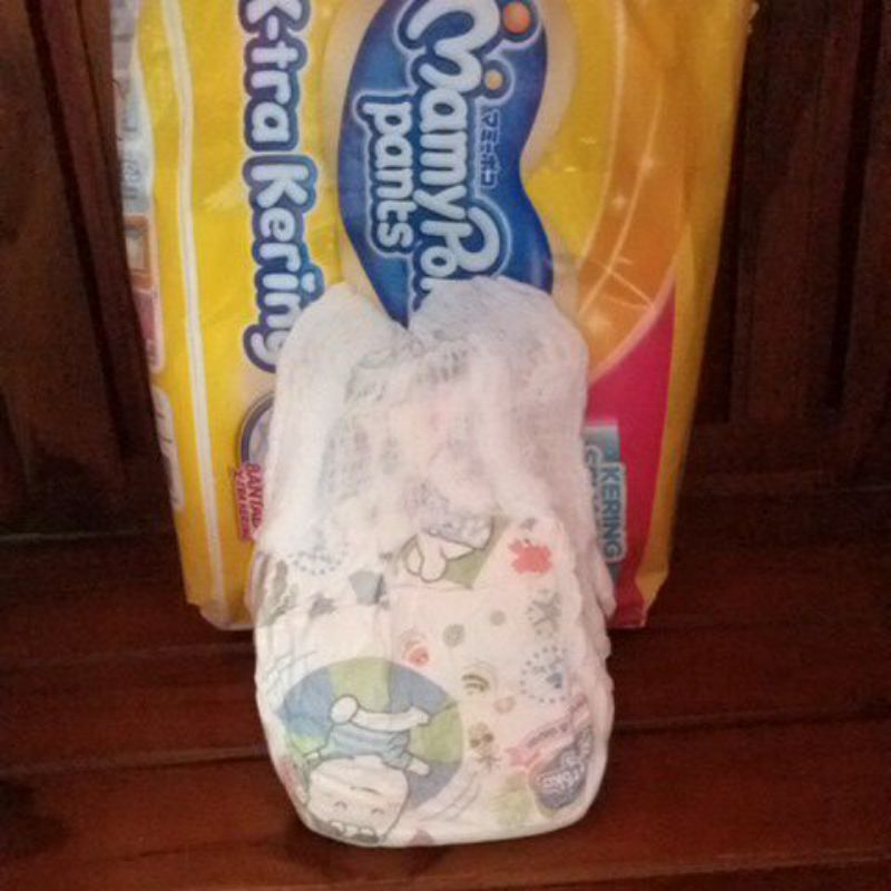 Pampers mamypoko L  sisa stock 20 pcs