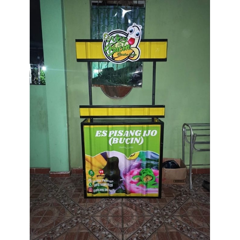 Booth lipat besi es pisang ijo