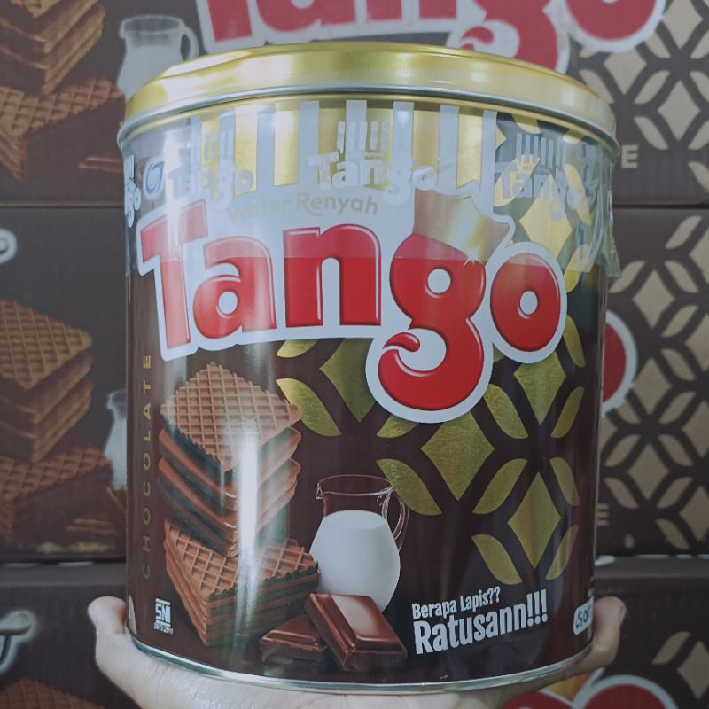 

TANGO WAFER KALENG 240GR EXP JAN 2026