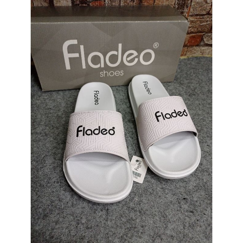 Sendal slop fladeo terbaru warna putih bahan karet phylon hjp961