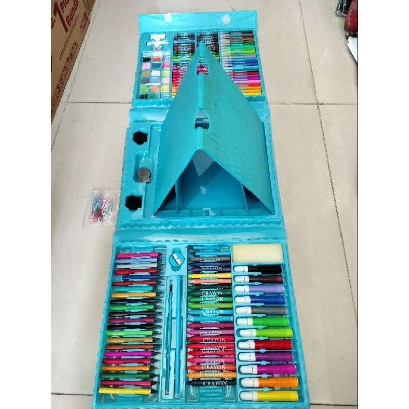 

MAINAN PENSIL WARNA CRAYON SET