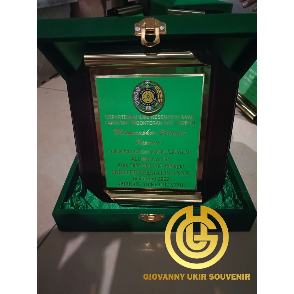 Plakat Kayu + Plat Warna Gold/kuningan + box Penghargaan Kunjungan Industri / Plakat Magang / Plakat
