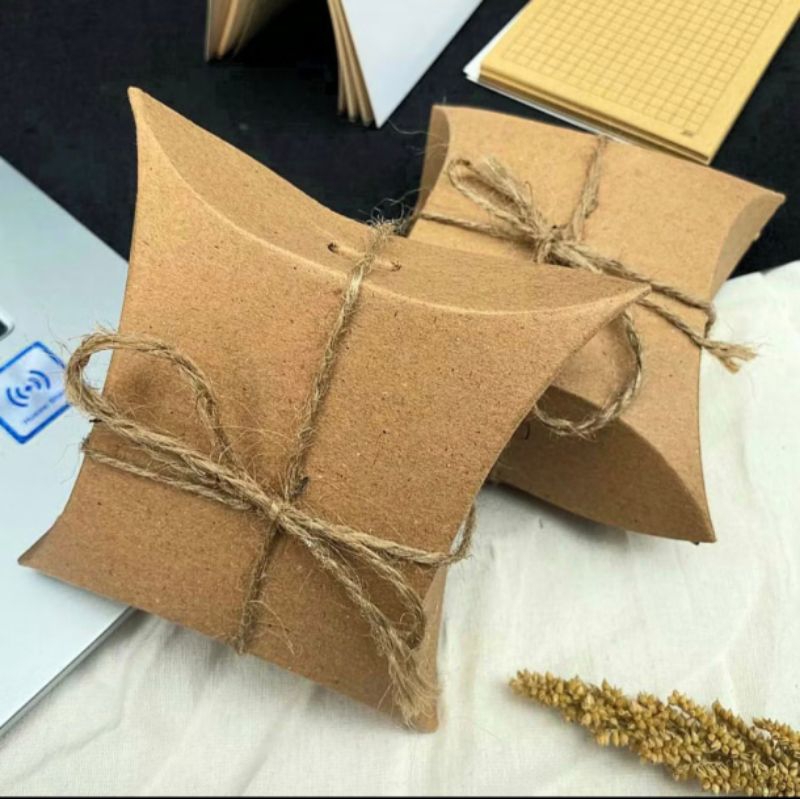 

PILLOW BOX / PILLOWBOX BUNGKUS KADO BOX SOUVENIR GIFT BOX / PILLOWBOX.