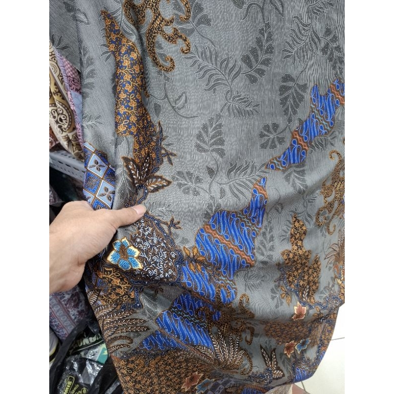 KAIN/BAHAN SATIN SILK MAXMARA MOTIF BATIK HARGA PER 0.5 MTR