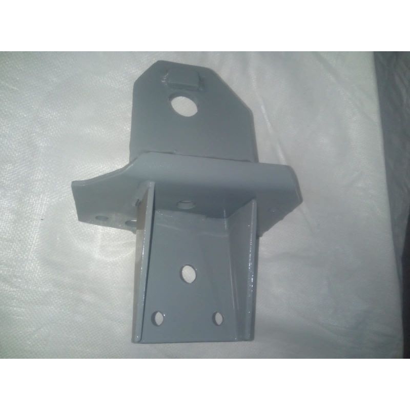SPRING BRACKET NKR 71 ISUZU HANGER PER DEPAN BAGIAN DEPAN NKR 71