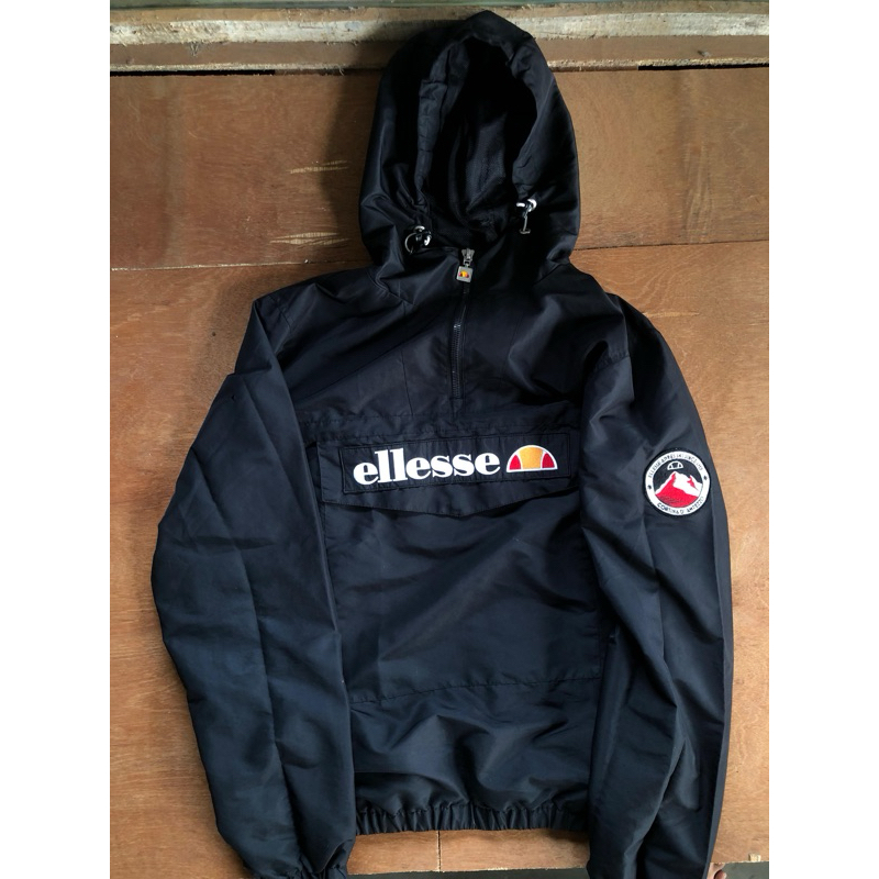 ellesse mont 2