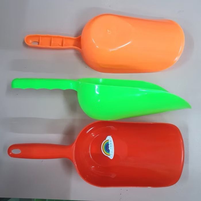 SEKOP PLASTIK SERBAGUNA/SEKOP ES BATU