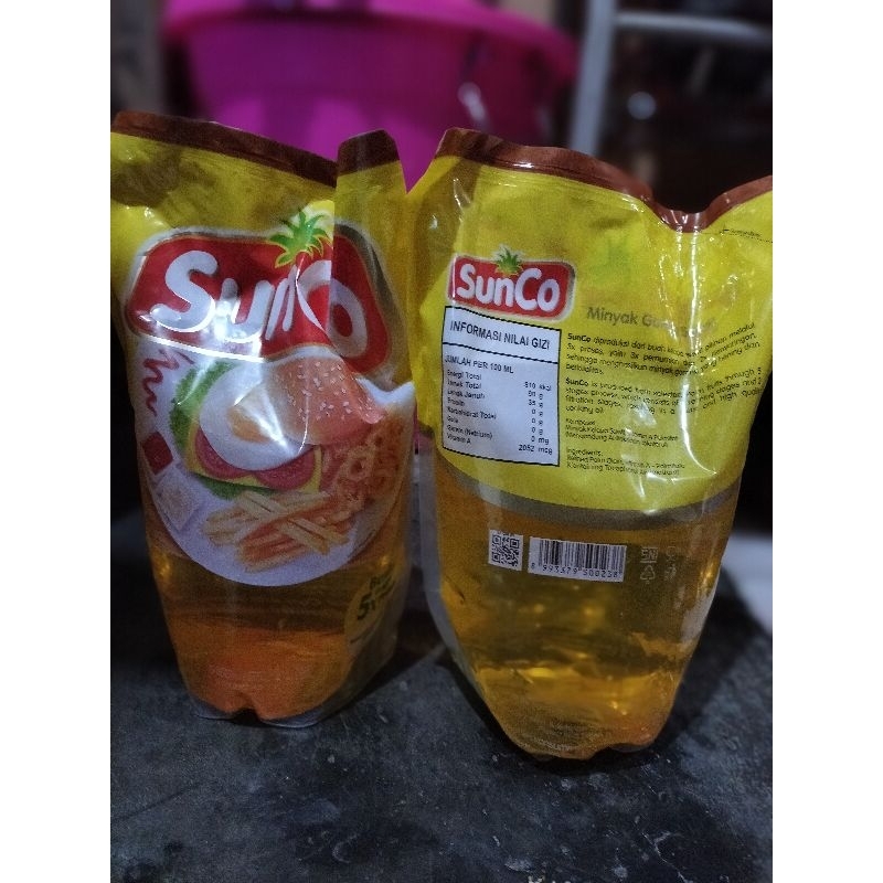 

Minyak Goreng Sunco 2 Liter Sunco 1 Dus