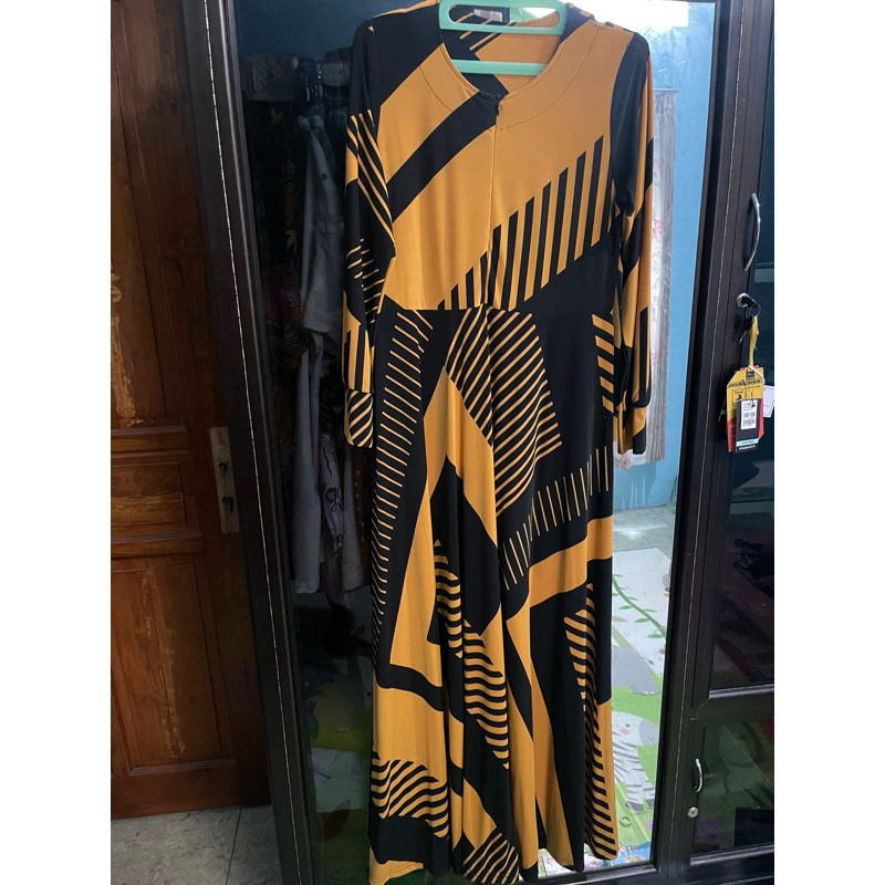 Dress zig zag abstrak