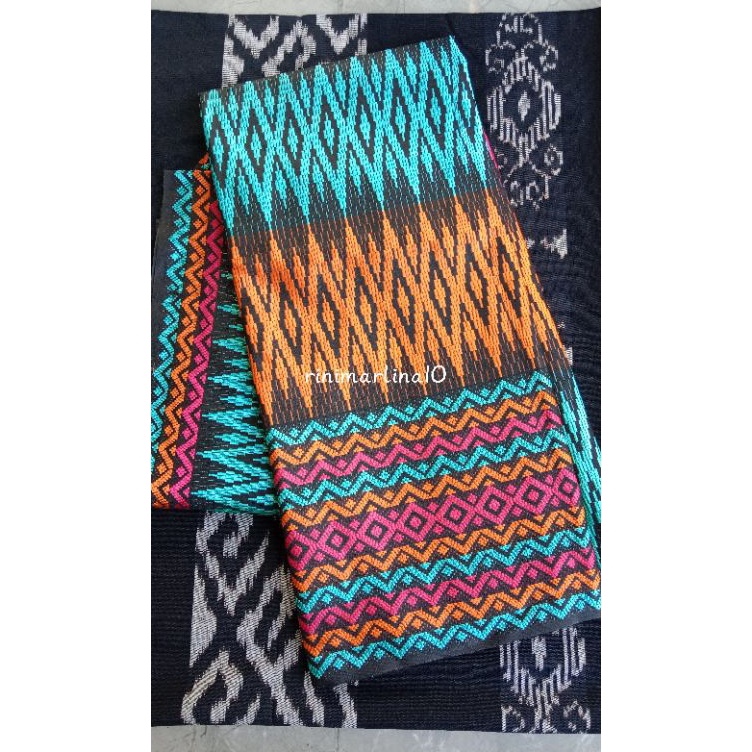 KODE I59J SONGKET TENUN RANG RANG LOMBOK SATU SET SELENDANG DENGAN WARNA YANG SANGAT CANTIK