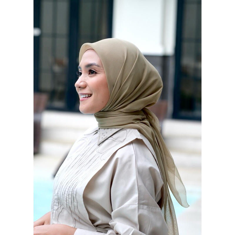 NoiLe-ParisSegiEmpat-Olive