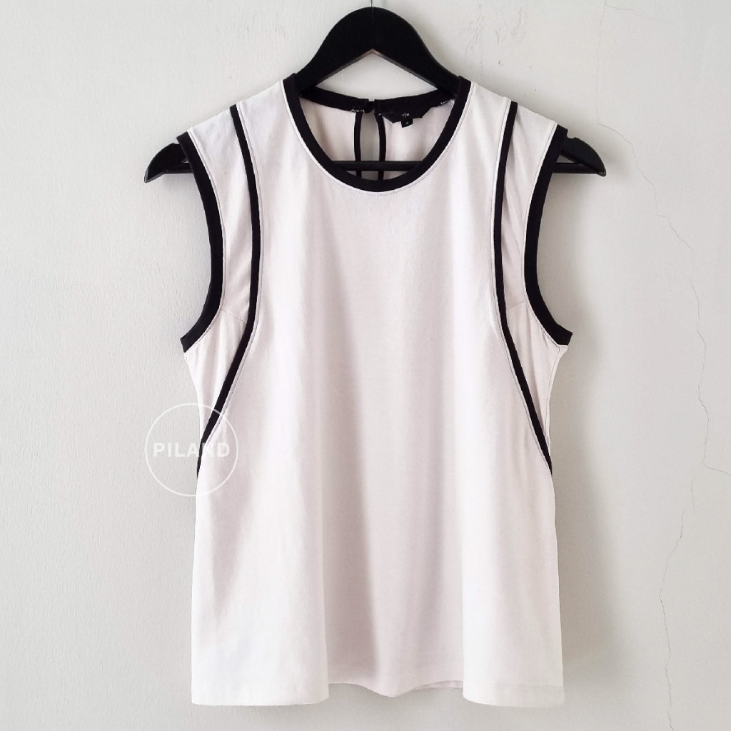 THE EXECUTIVE Preloved Atasan Kaos Kutung Wanita Monochrome
