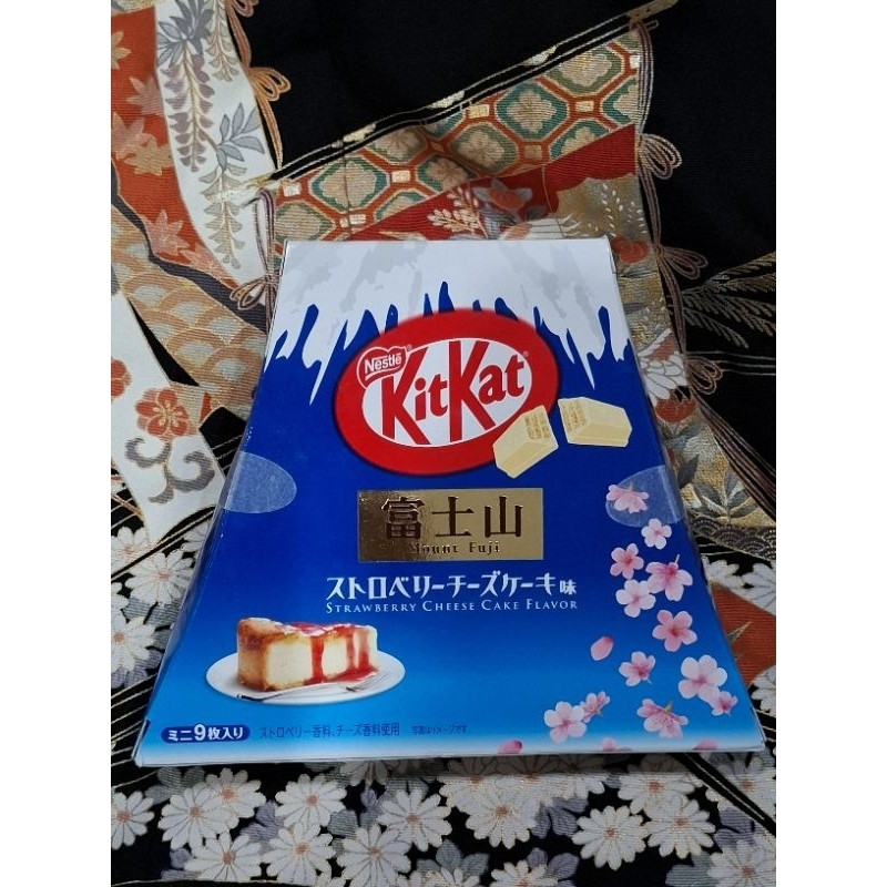 

KitKat Strawberry Cheesecake (Christmas Exclusive)