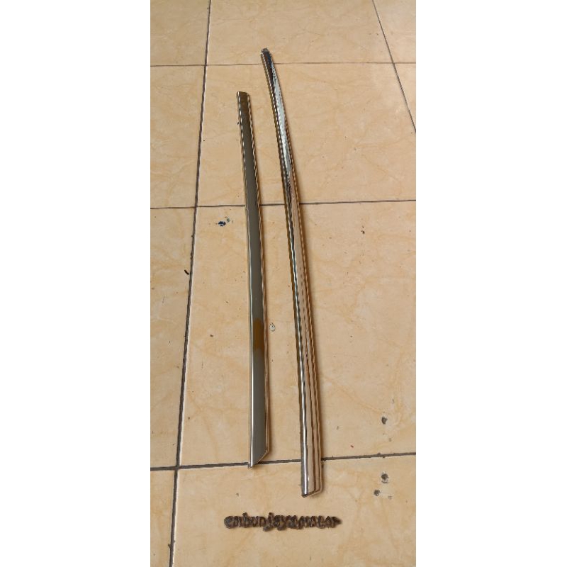 list krum kaca belakang Avanza
