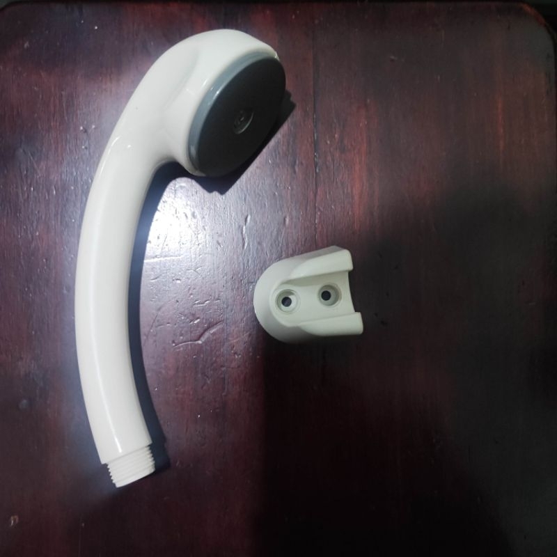 Kepala shower mandi plastik