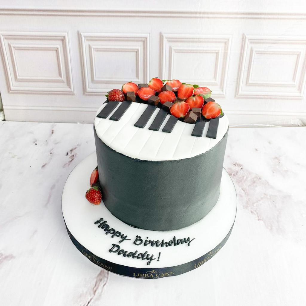 

Kue Ulang Tahun/Birthday Cake/Kue Ultah Tema Piano/Kue Birthday Jakarta/Kue Ultah