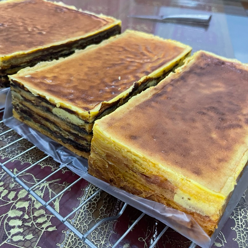 

Lapis Uk Setengah loyang / Aneka Lapis Natal 2024 / Lapis Premium Pontianak/Hampers Natal/Parsel Natal 2024