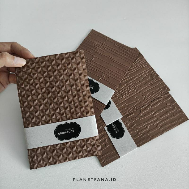 

planetfana • Kertas emboss motif kayu