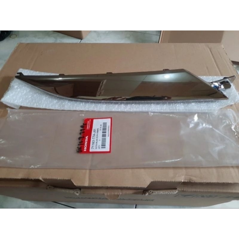 list lis chrome headlamp HRV 2019 2020 2021 facelift original
