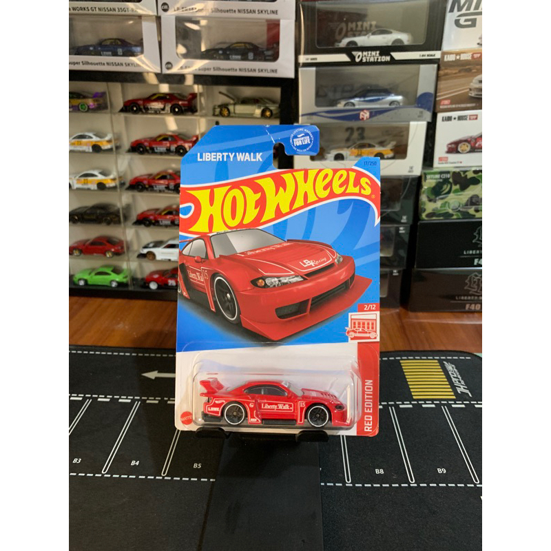HOTWHEELS  LB Super Silhouette Nissan Silvia (S15) LBWK Red Edition (kerut j-hook)
