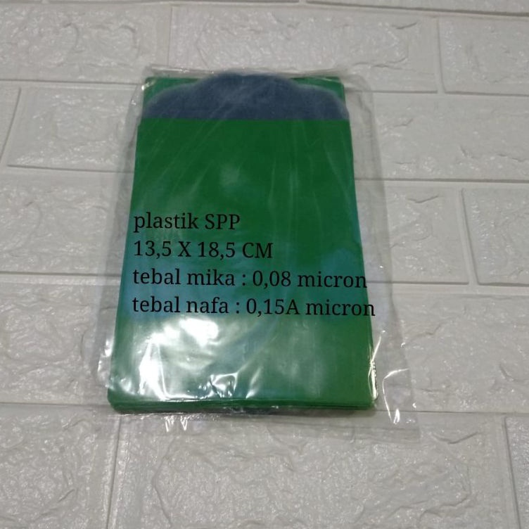 

KODE RWWR plastik SPP kombinasi warna 135 X 185 CM1pak isi 1pcs