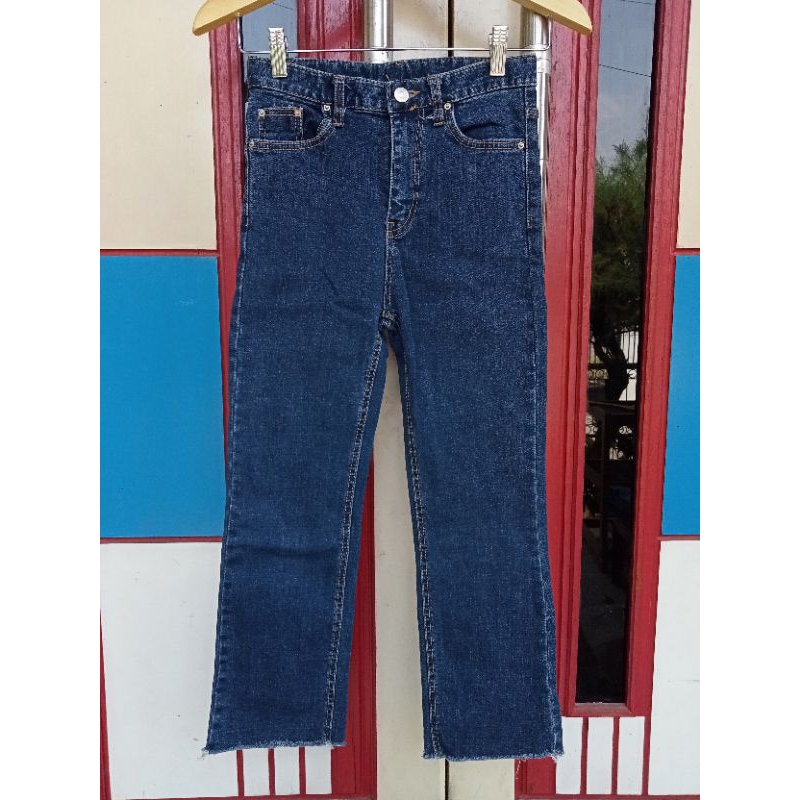

Unfinished Jeans