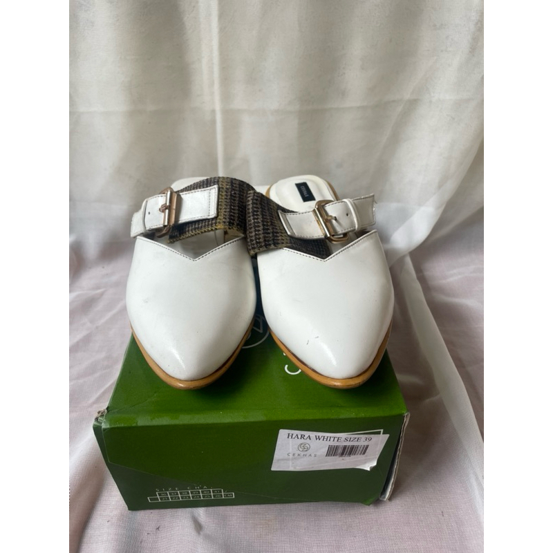 preloved sandal wanita Cekhas - White