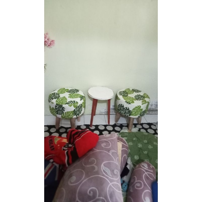 (Bekas) Bangku sofa mini + meja / jual satu set