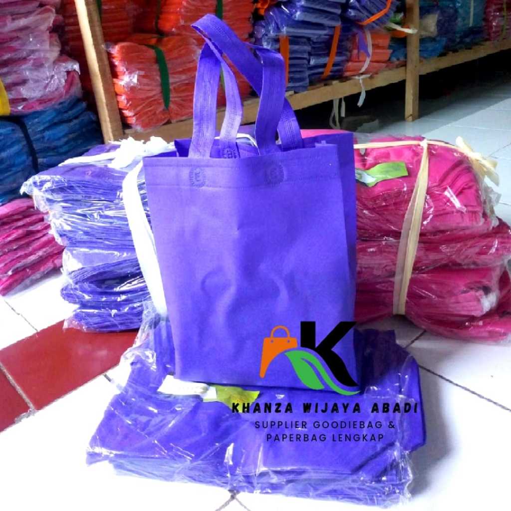 

Tas spunbond box HBPA ukuran 20x25x10 / tas goodie bag / hampers / souvenir / harga lusinan