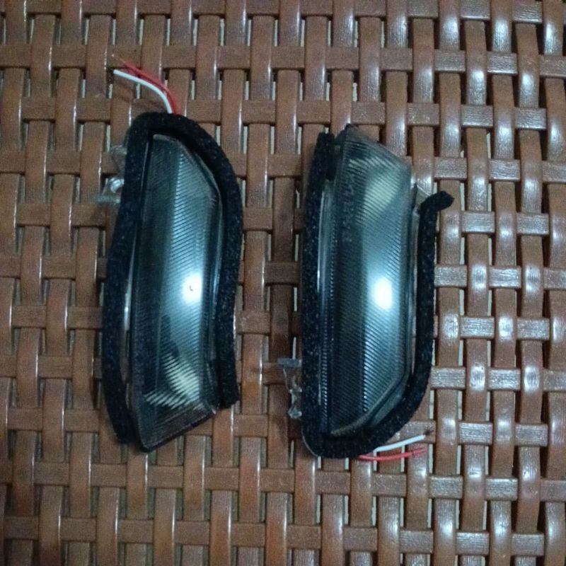 Lampu sen spion side mirror LED mobil Toyota Agya 2024
