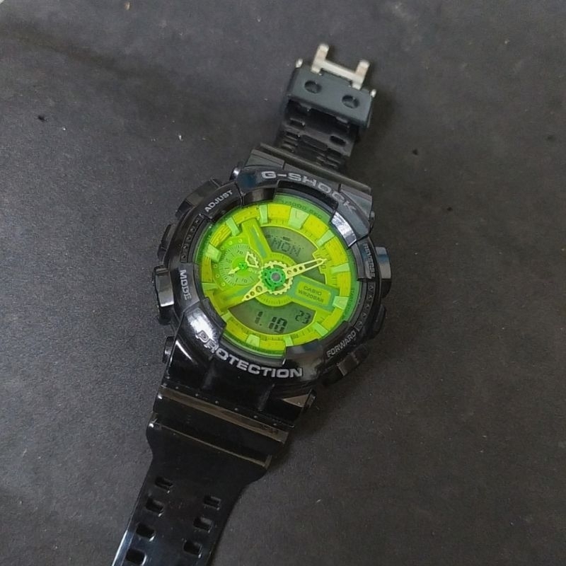 CASIO G - SHOCK GA - 100B - 1A3 MODULE 5146 ANALOG - DIGITAL 2010 HYPER COLOR