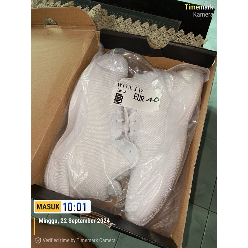 Sepatu Basket size 46