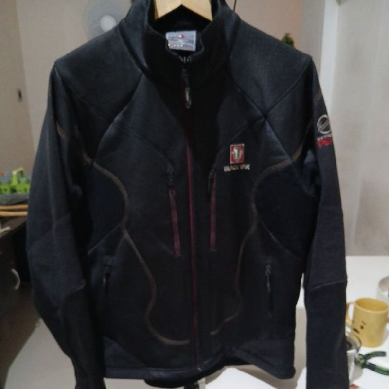 Jacket tebal coklat hitam BLACKYAK second brand Original size L ld 110 P 69 mulus pekat no minus
