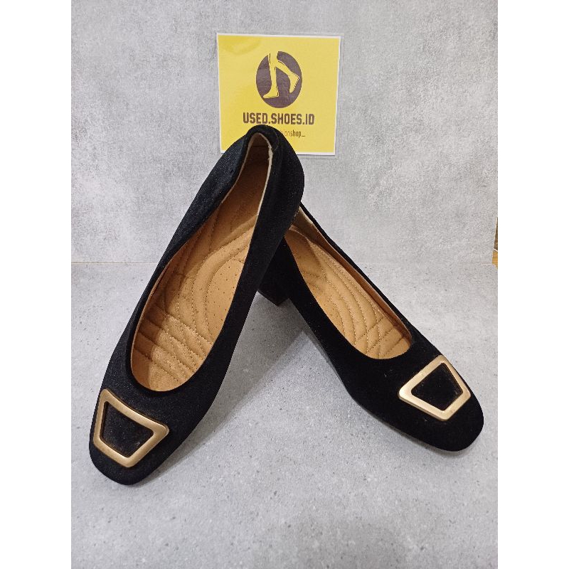 Sepatu Kerja Hitam Tapak Tahu Symbolize Beludru