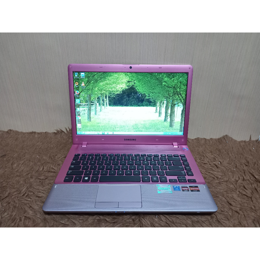Laptop Samsung NP355V4X RAM 2GB HDD 500GB AMD A6-4400M NO MINUS