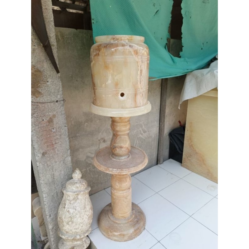 Guci tempat galon air minum dan kaki bulat solid batu onix kilap glossy
