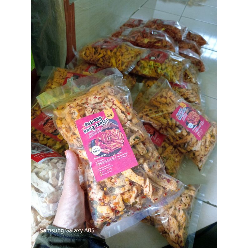 

Cemilan Basreng Pedas Kang Santri Rasa Pedas Daun Jeruk berat 250 gram