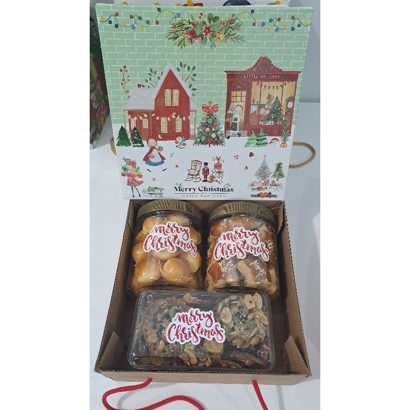 

Hampers natal house tiga jar