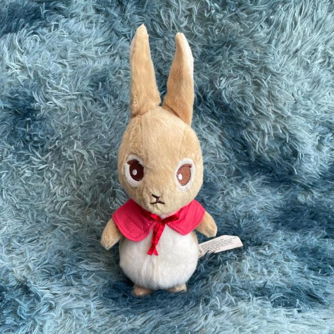 Boneka Bunny Peter Rabbit (2022)